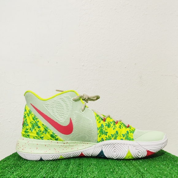 Nike Kyrie 5 EYBL Promo Ember Basketball Shoes - Picture 4 of 8